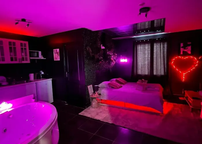 Jacuzzi Cocoon On Mante La Jolie