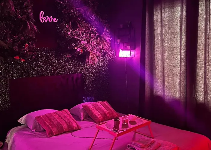 公寓 Jacuzzi Cocoon On Mante La Jolie *